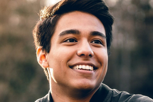 Explorez les Secrets de la Nature et de la Sagesse Ancienne avec une Chamane Connectée et Guide Spirituelle